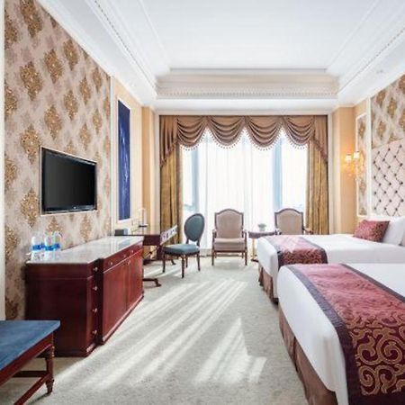 Eurasia Convention International Hotel Wuhan Exteriör bild