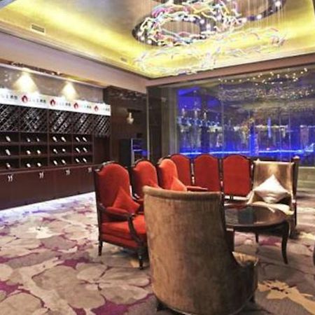Eurasia Convention International Hotel Wuhan Exteriör bild
