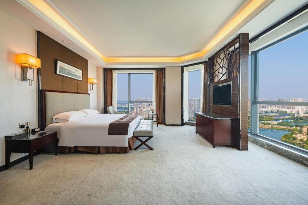 Eurasia Convention International Hotel Wuhan Exteriör bild