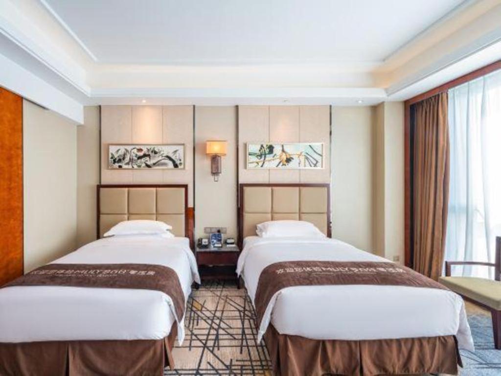 Eurasia Convention International Hotel Wuhan Exteriör bild