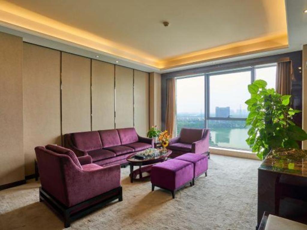 Eurasia Convention International Hotel Wuhan Exteriör bild