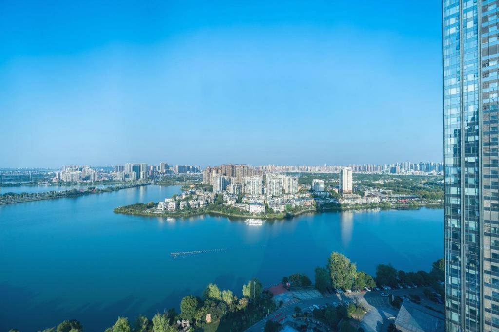 Eurasia Convention International Hotel Wuhan Exteriör bild