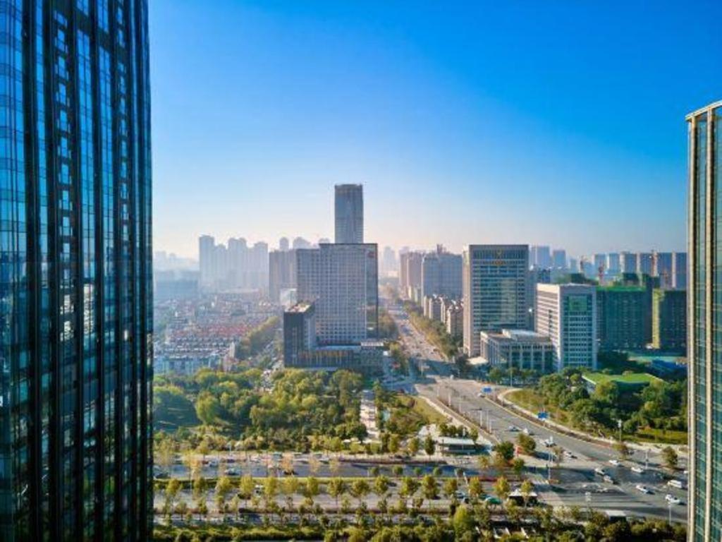 Eurasia Convention International Hotel Wuhan Exteriör bild