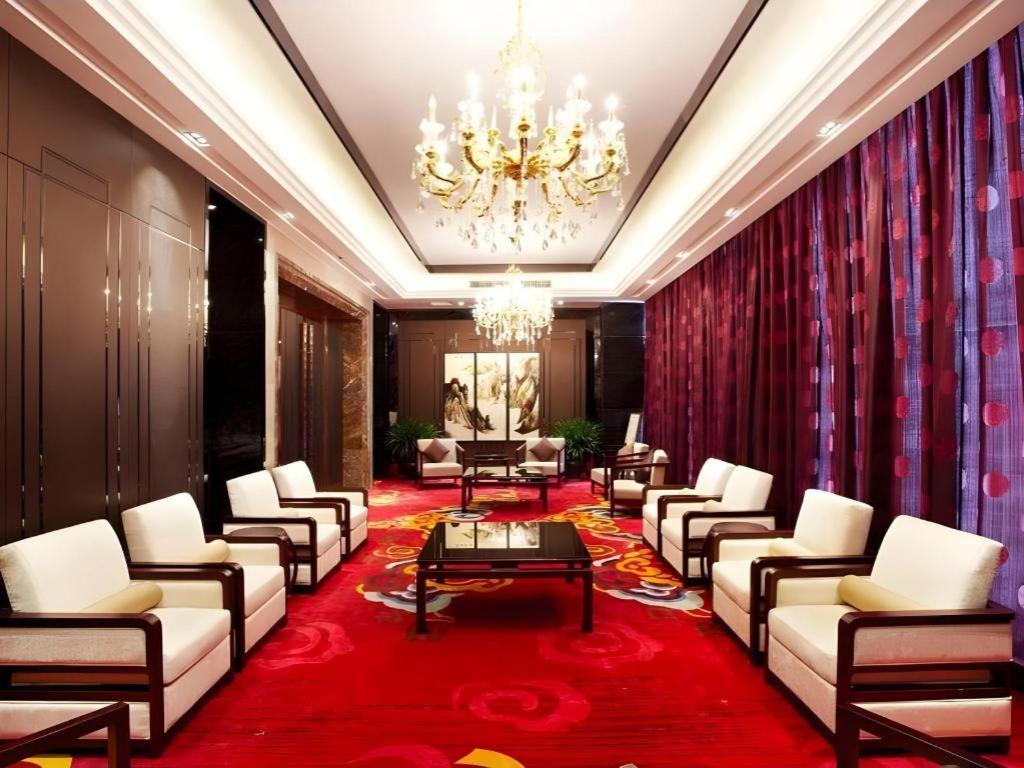 Eurasia Convention International Hotel Wuhan Exteriör bild