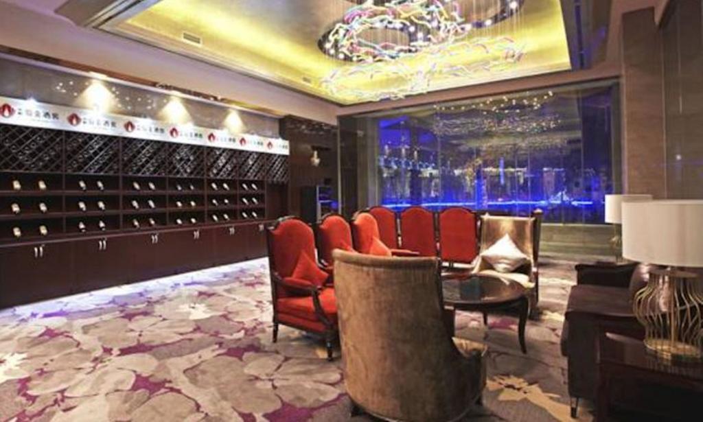 Eurasia Convention International Hotel Wuhan Exteriör bild